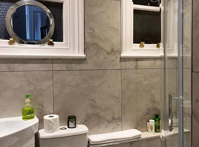 Charming Townhouse *