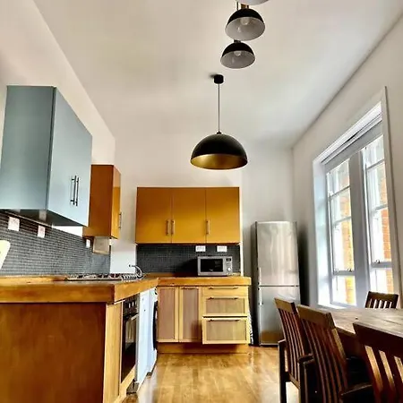 Charming Townhouse Дом отдыха Дублин