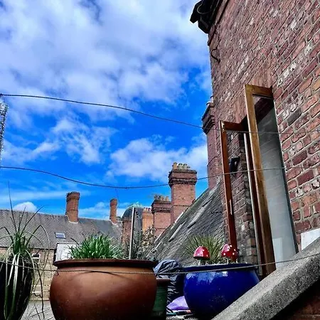 Charming Townhouse Дом отдыха