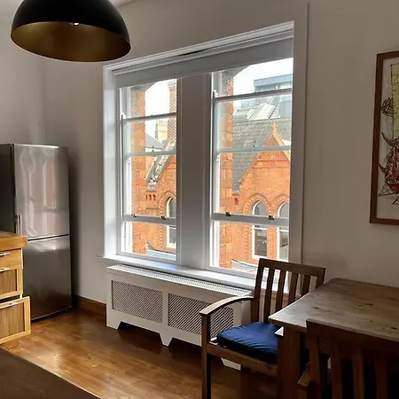 Charming Townhouse Nyaraló