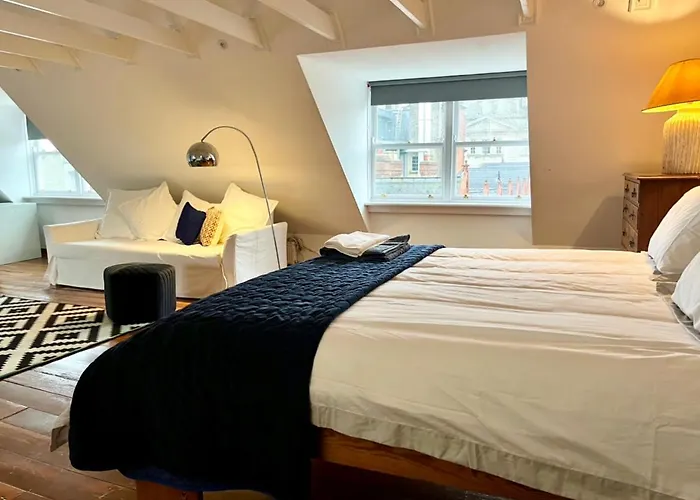 Charming Townhouse *